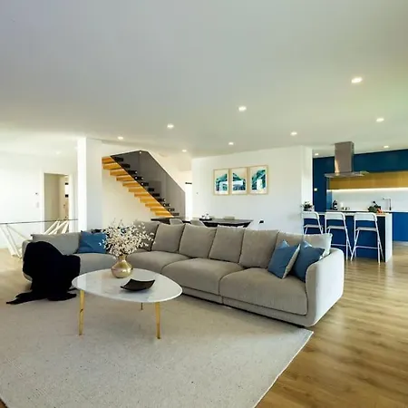 Pessegueiros Villa *